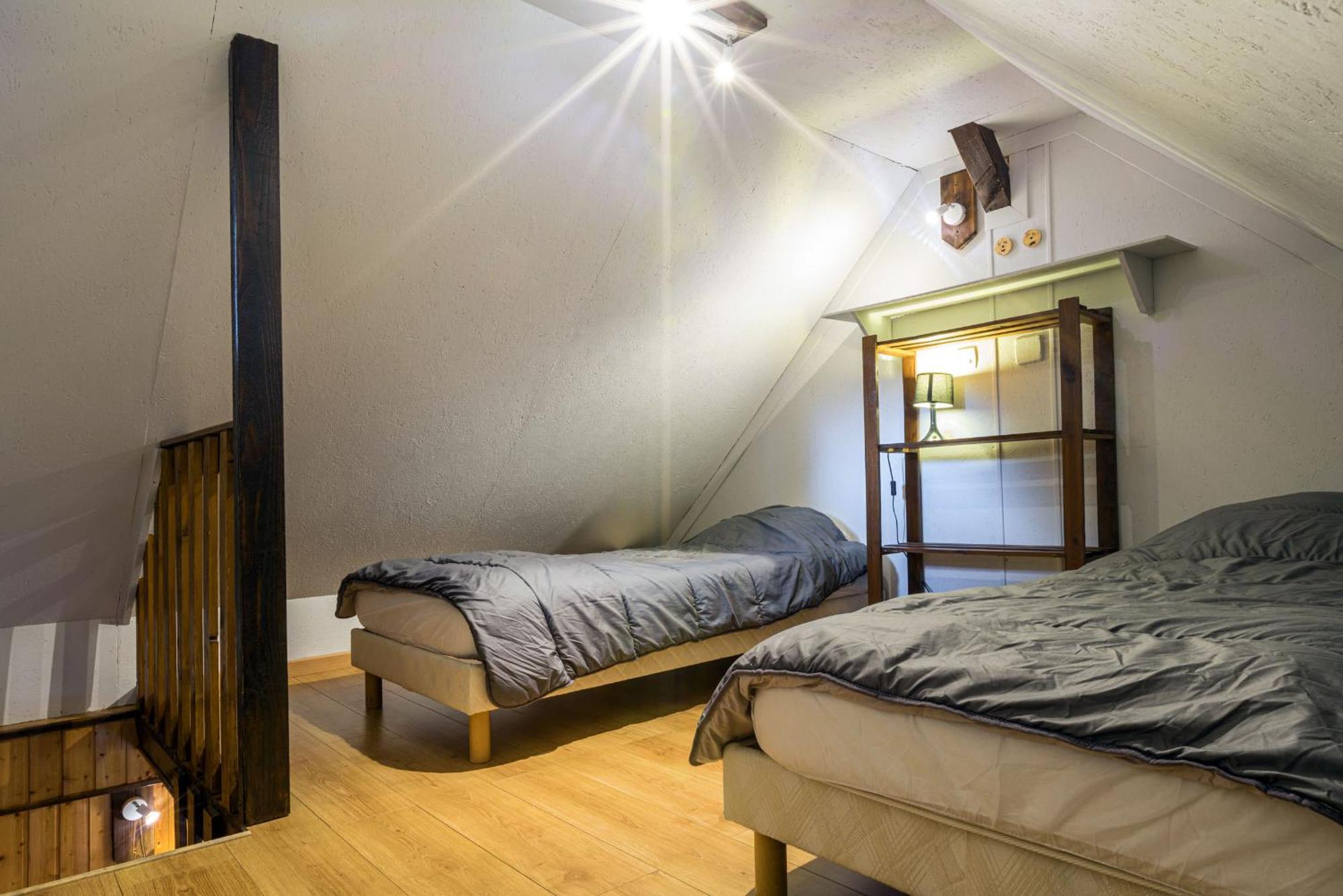 Chalets De La Wormsa メッツェラル 部屋 写真